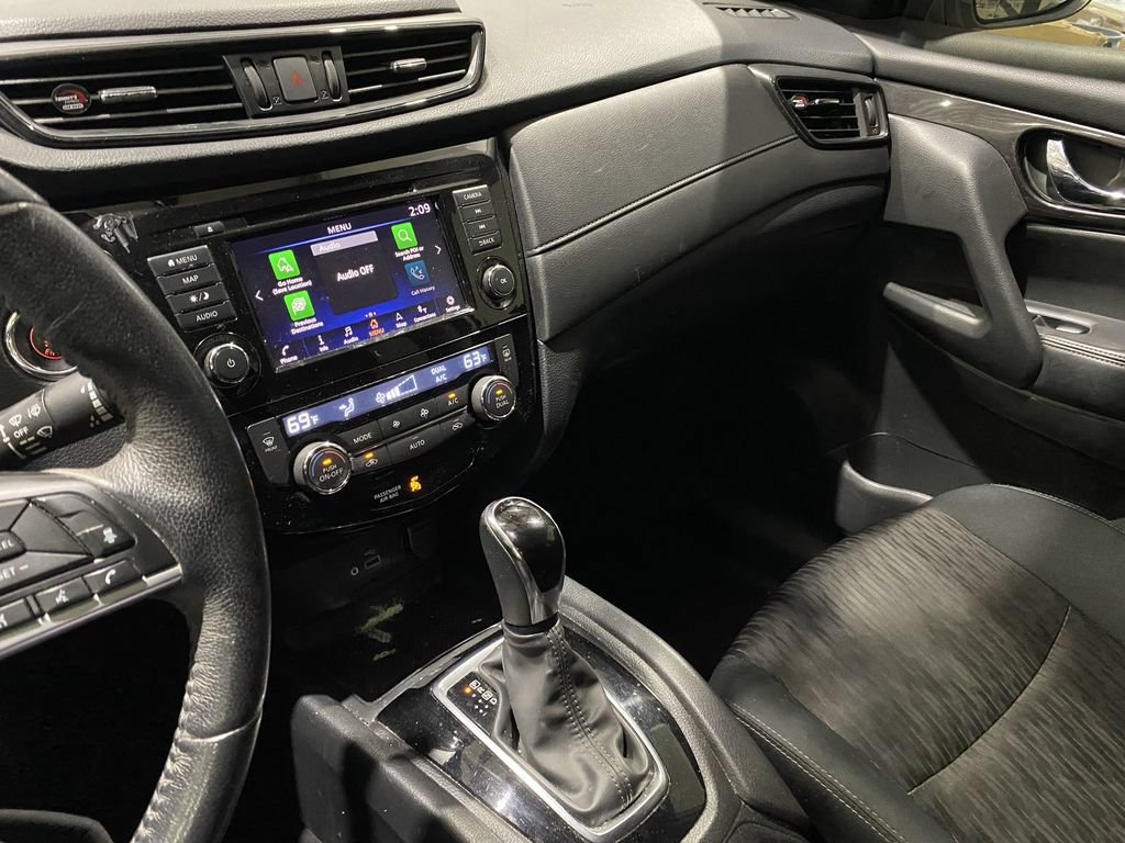 Used 2018 Nissan Rogue SV w/ Premium Package FWD image 8