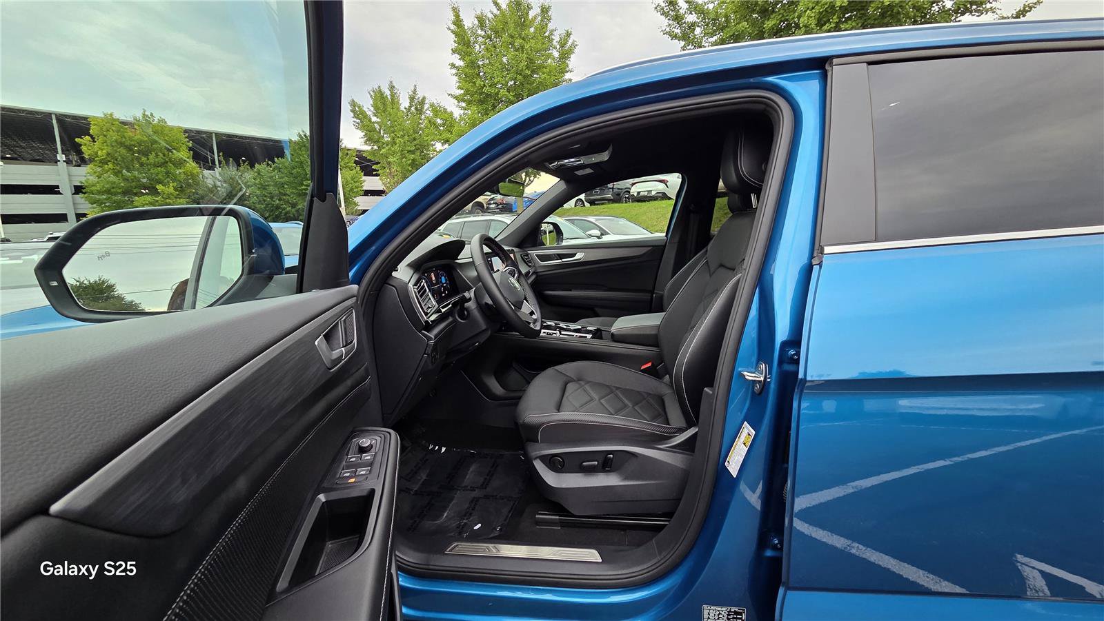 Certified 2024 Volkswagen Atlas Cross Sport SE w/ Black Wheel Package AWD/4WD image 14