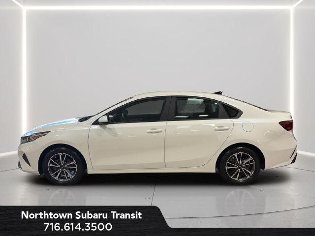 Used 2022 Kia Forte LXS FWD image 2
