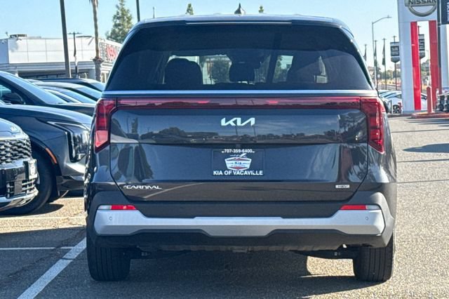 Certified 2026 Kia Carnival LXS FWD image 7