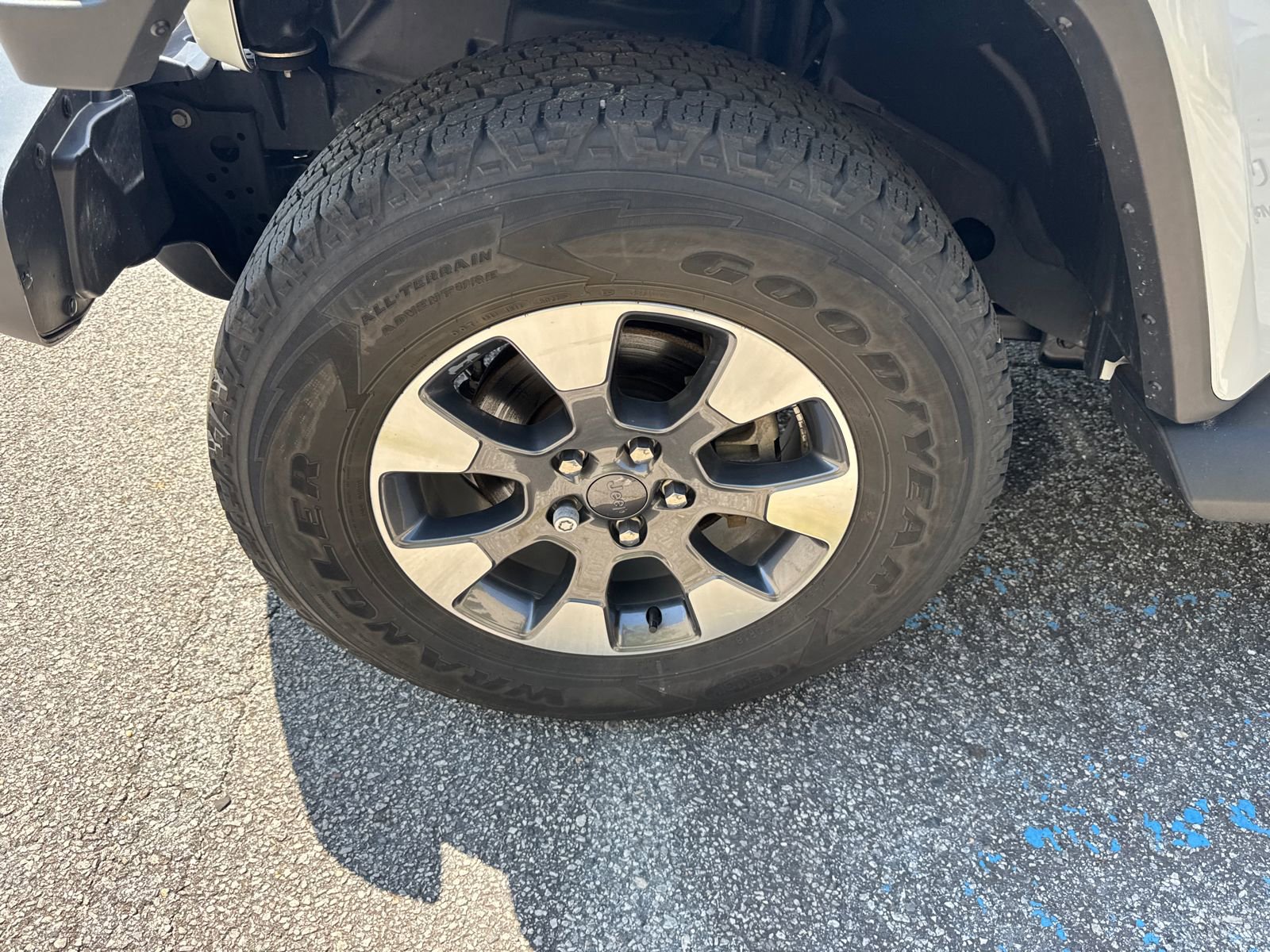 Used 2022 Jeep Wrangler Unlimited Sahara w/ Dual Top Group AWD/4WD image 11