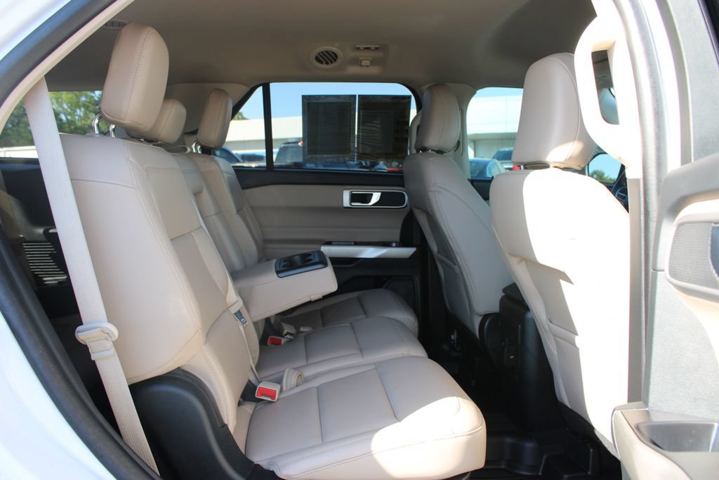 Used 2023 Ford Explorer XLT w/ Equipment Group 202A AWD/4WD image 31