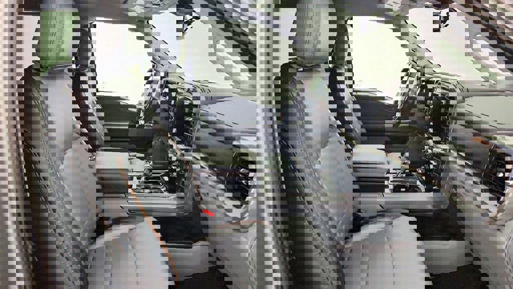 Used 2025 Ford F150 Lariat w/ Equipment Group 502A High image 24