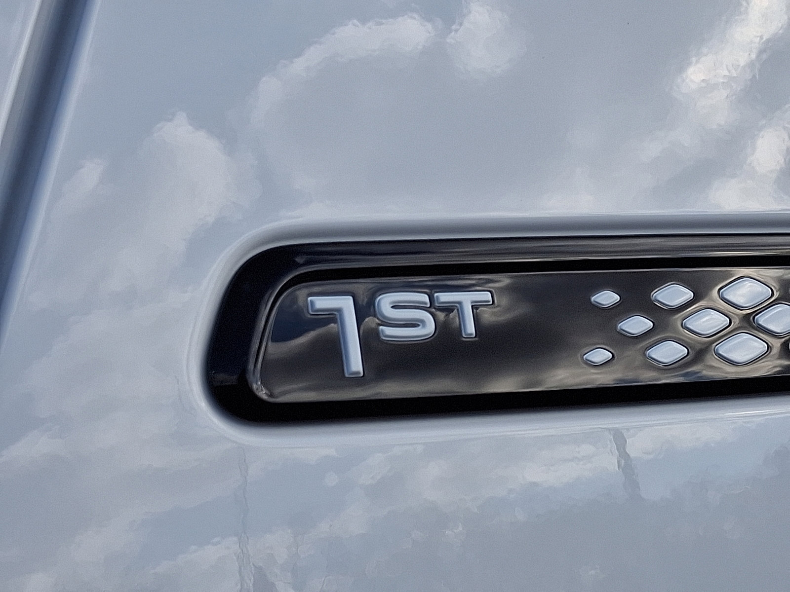 New 2025 Volkswagen ID. Buzz 1st Edition image 13