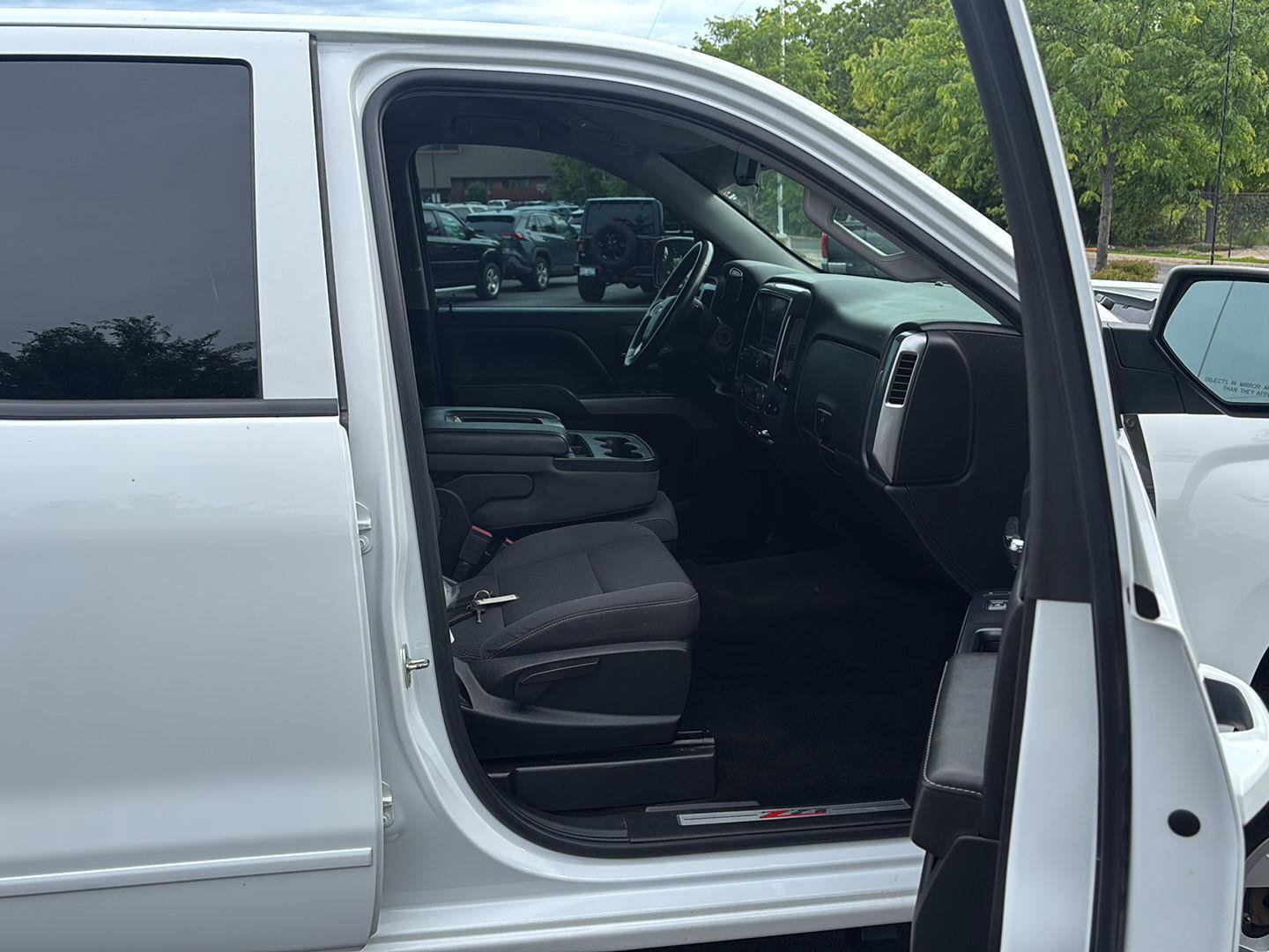 Used 2018 Chevrolet Silverado 1500 LT w/ All Star Edition AWD/4WD image 21