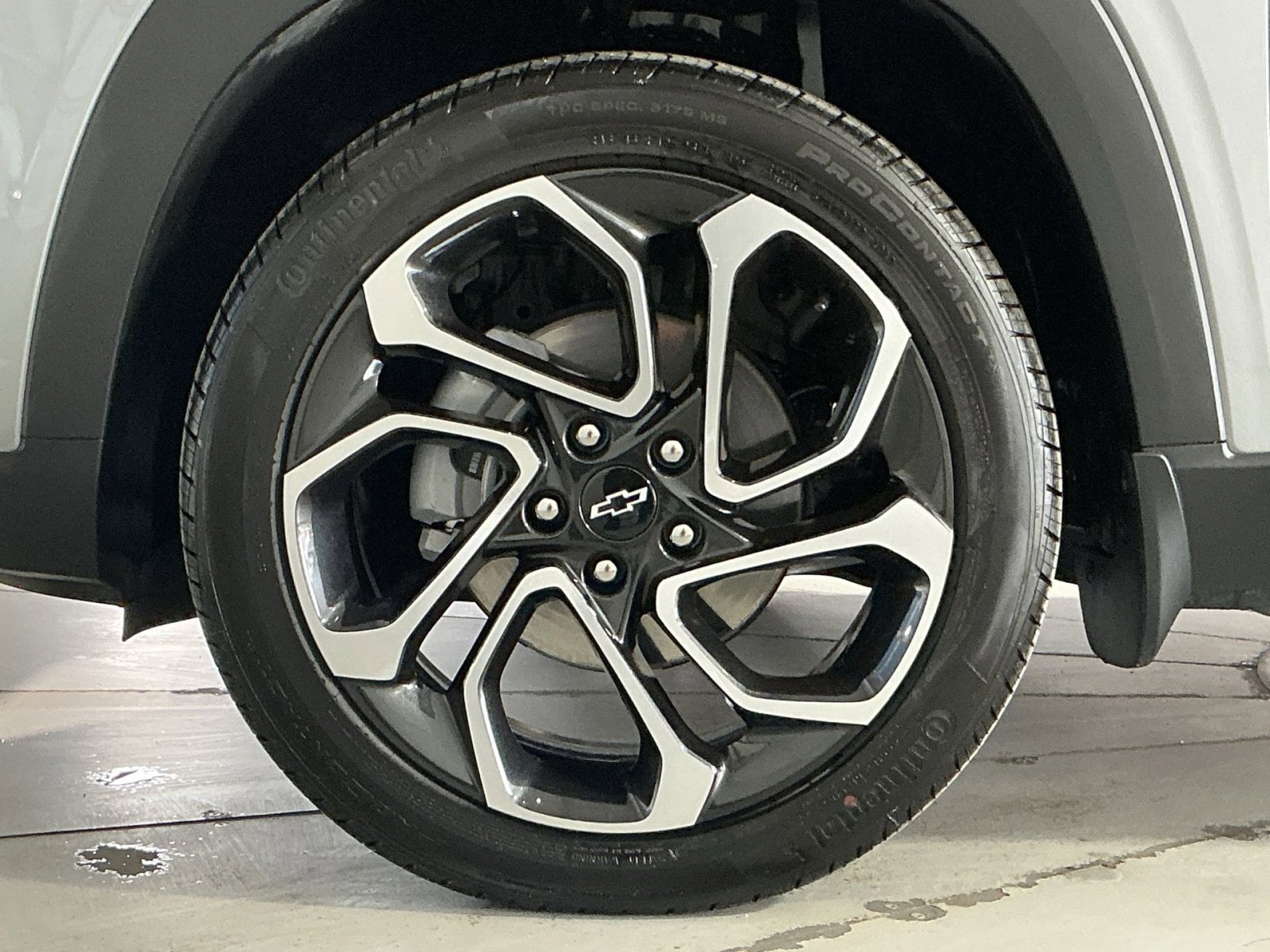 Used 2025 Chevrolet Trax RS w/ Sunroof Package image 20