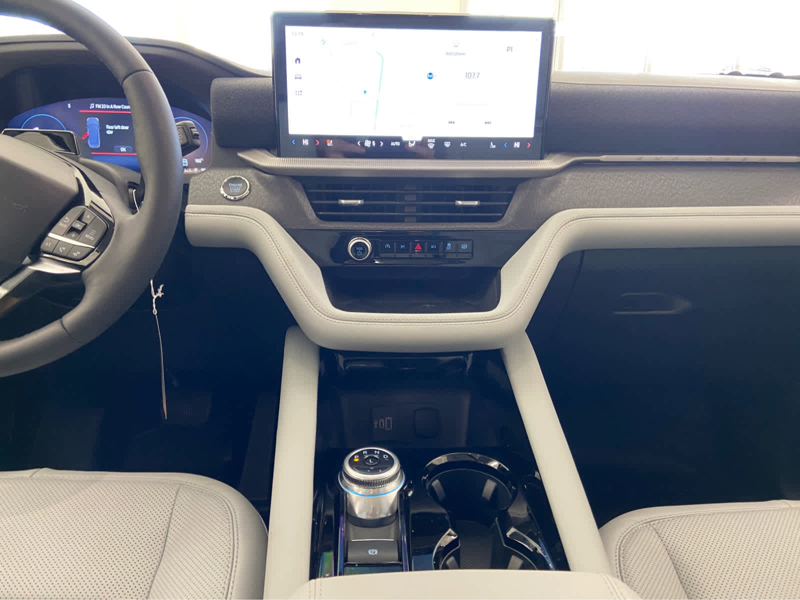 New 2026 Ford Explorer Platinum w/ LUX Leather Package image 20