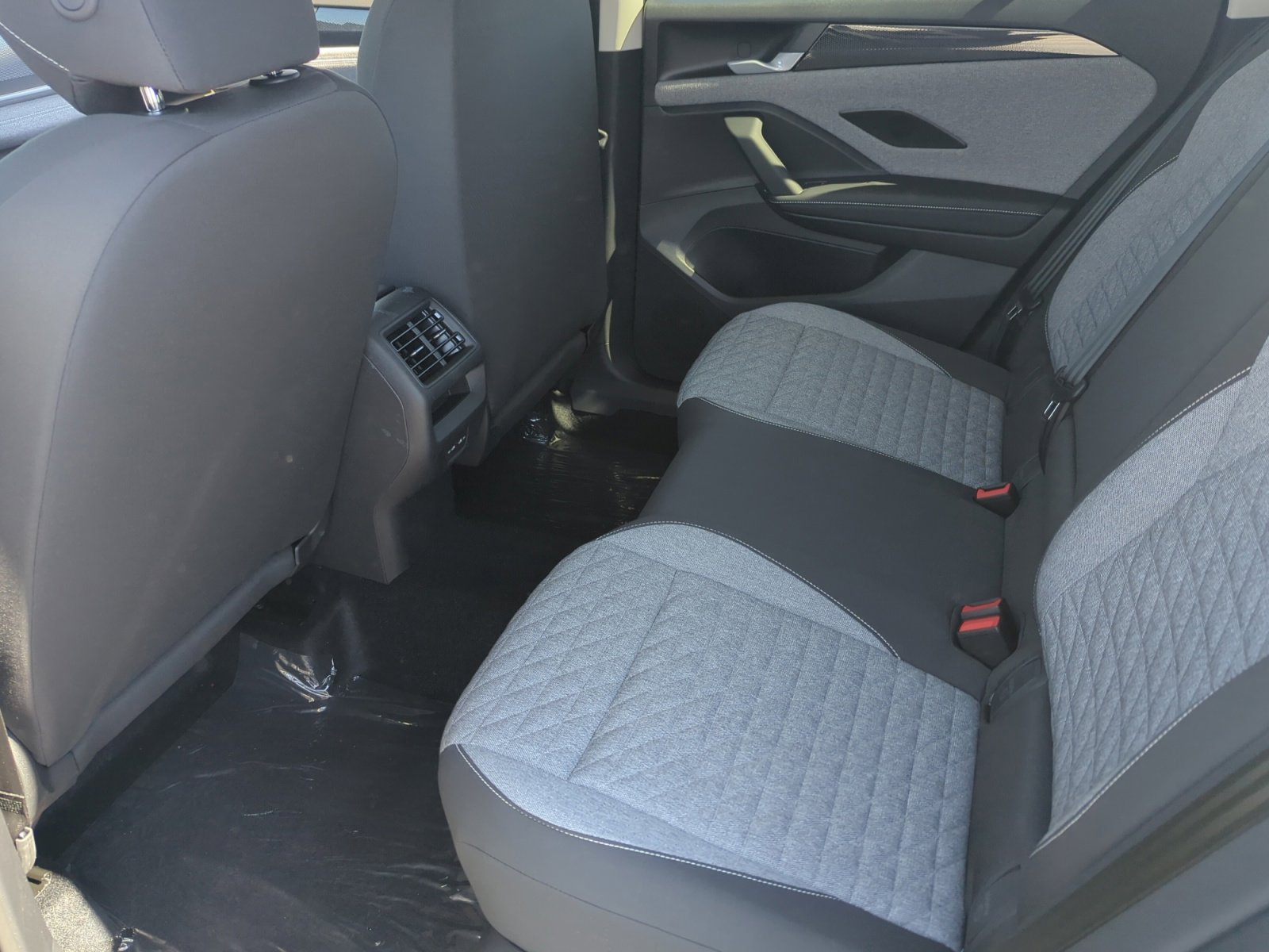 New 2025 Volkswagen Tiguan S image 17