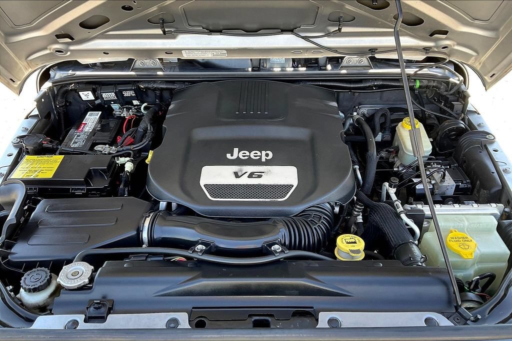 Used 2014 Jeep Wrangler Unlimited Sport w/ Quick Order Package 24S AWD/4WD image 26