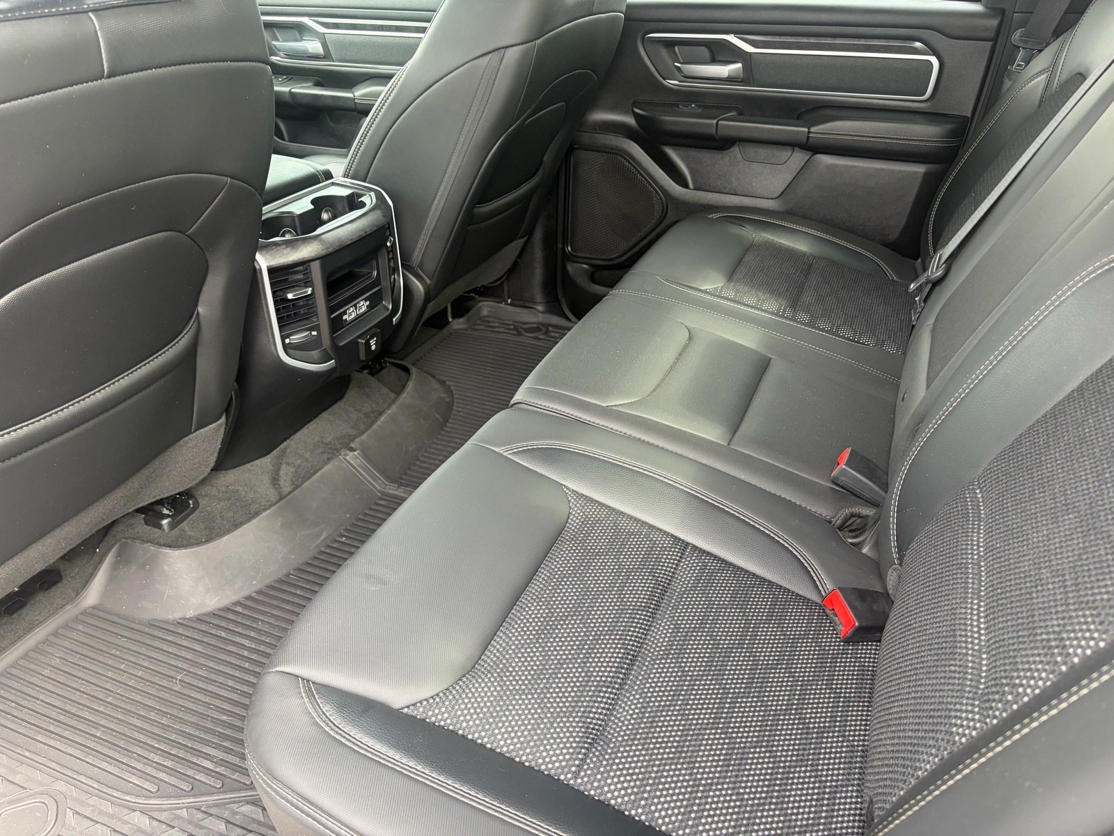 Used 2022 RAM 1500 Big Horn AWD/4WD image 28