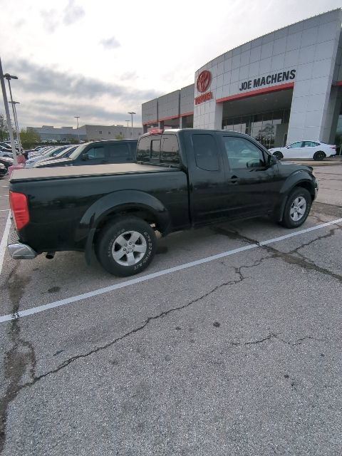 Used 2011 Nissan Frontier SV image 16