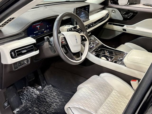 Used 2023 Lincoln Aviator Black Label w/ Dynamic Handling Package image 3