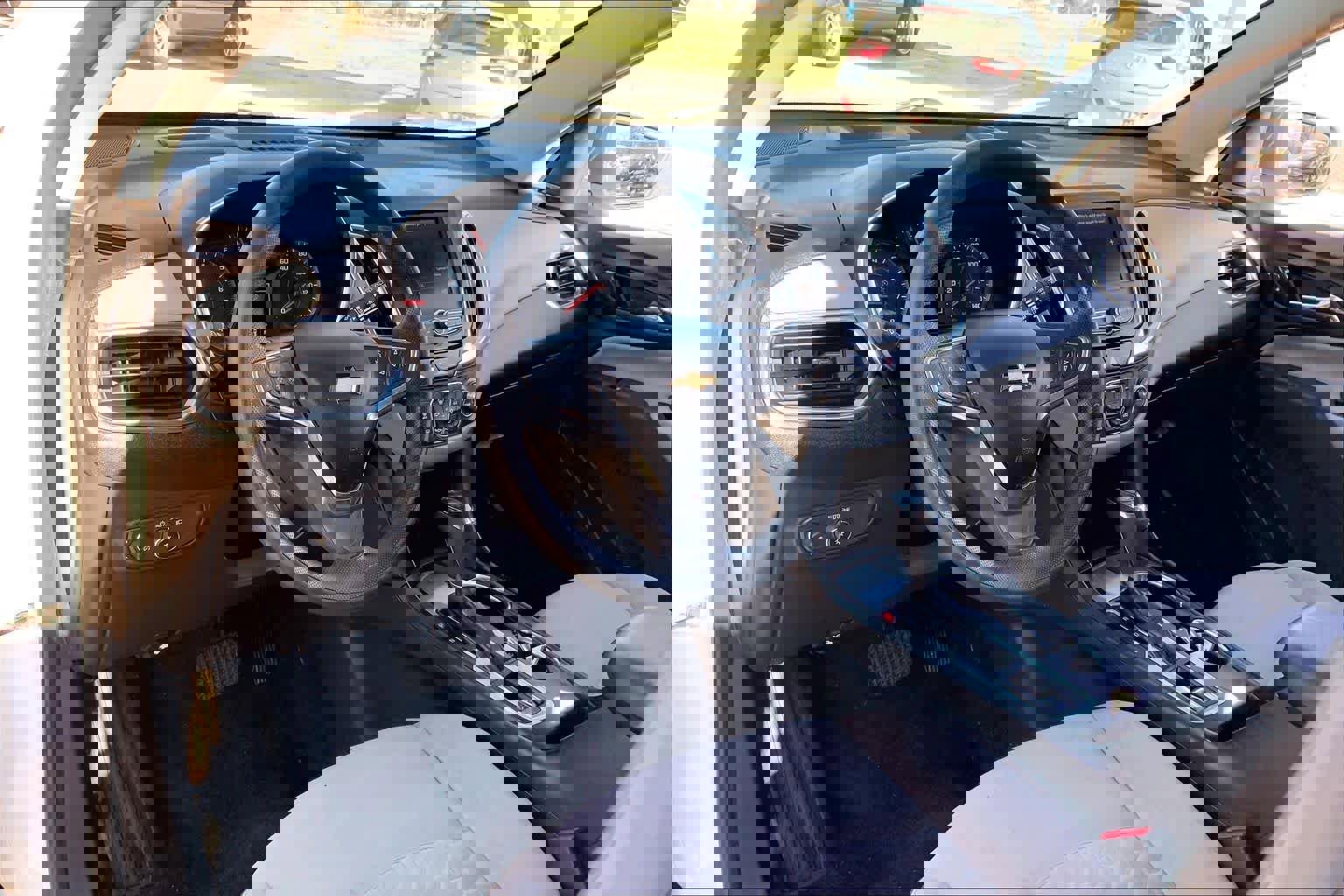 Used 2020 Chevrolet Equinox LS w/ LS Convenience Package image 18