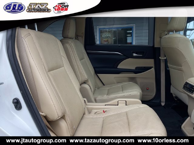 Used 2014 Toyota Highlander Limited Platinum AWD/4WD image 17