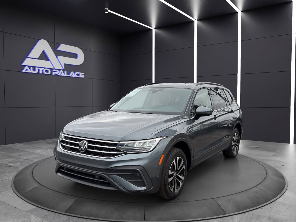 Used 2022 Volkswagen Tiguan S image 1