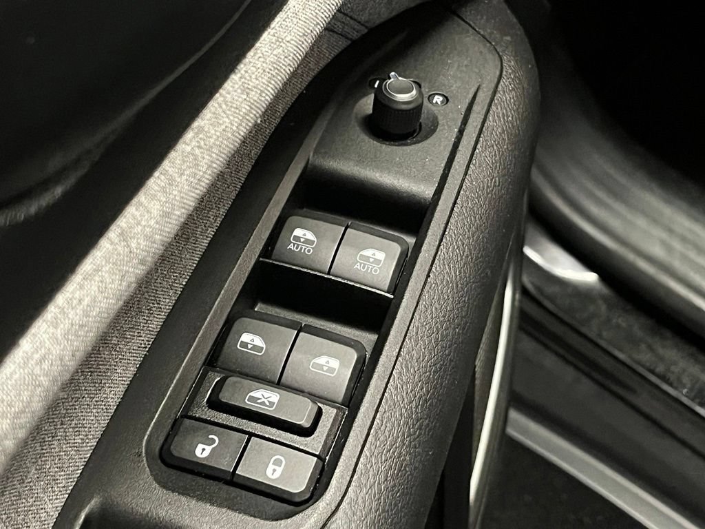 Used 2022 Jeep Compass Latitude AWD/4WD image 16