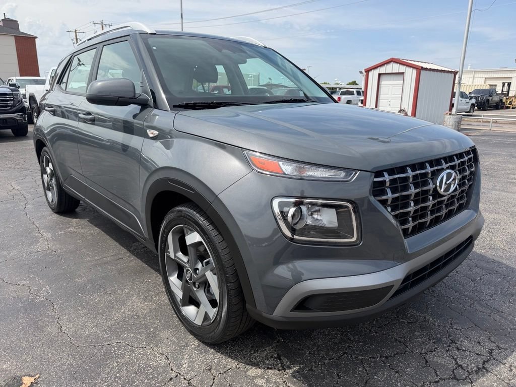 Used 2024 Hyundai Venue SEL FWD image 5