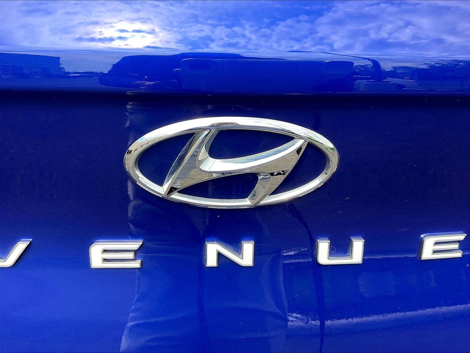 Certified 2024 Hyundai Venue Limited FWD image 24
