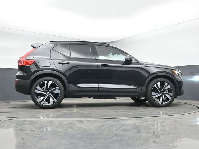 Used 2024 Volvo XC40 B5 Plus w/ Climate Package image 44