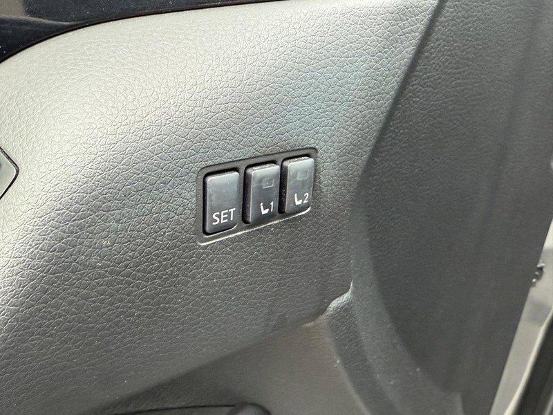 Used 2021 Nissan Rogue Sport SL w/ Premium Package image 17