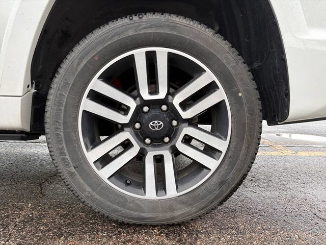 Used 2024 Toyota 4Runner Limited AWD/4WD image 18