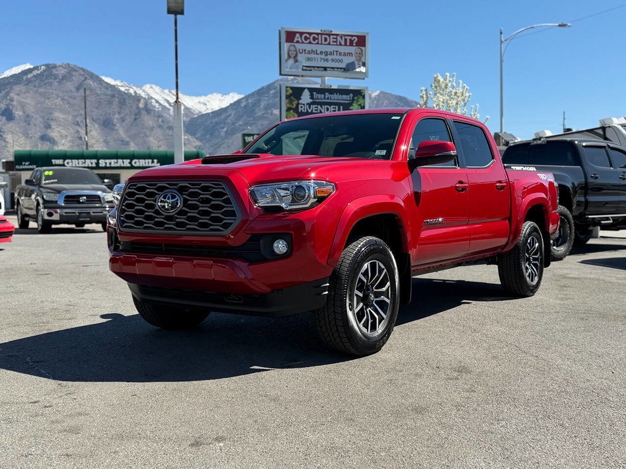 Used 2023 Toyota Tacoma TRD Sport image 3