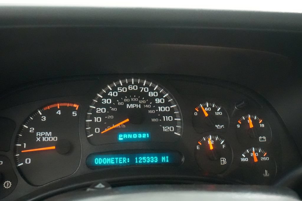 Used 2004 Chevrolet Silverado 2500 LS w/ Skid Plate Package AWD/4WD image 27