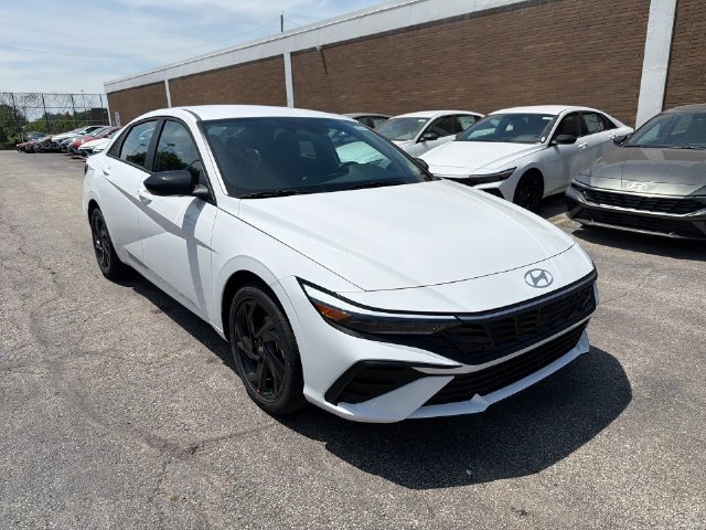 New 2026 Hyundai Elantra Sport FWD image 18