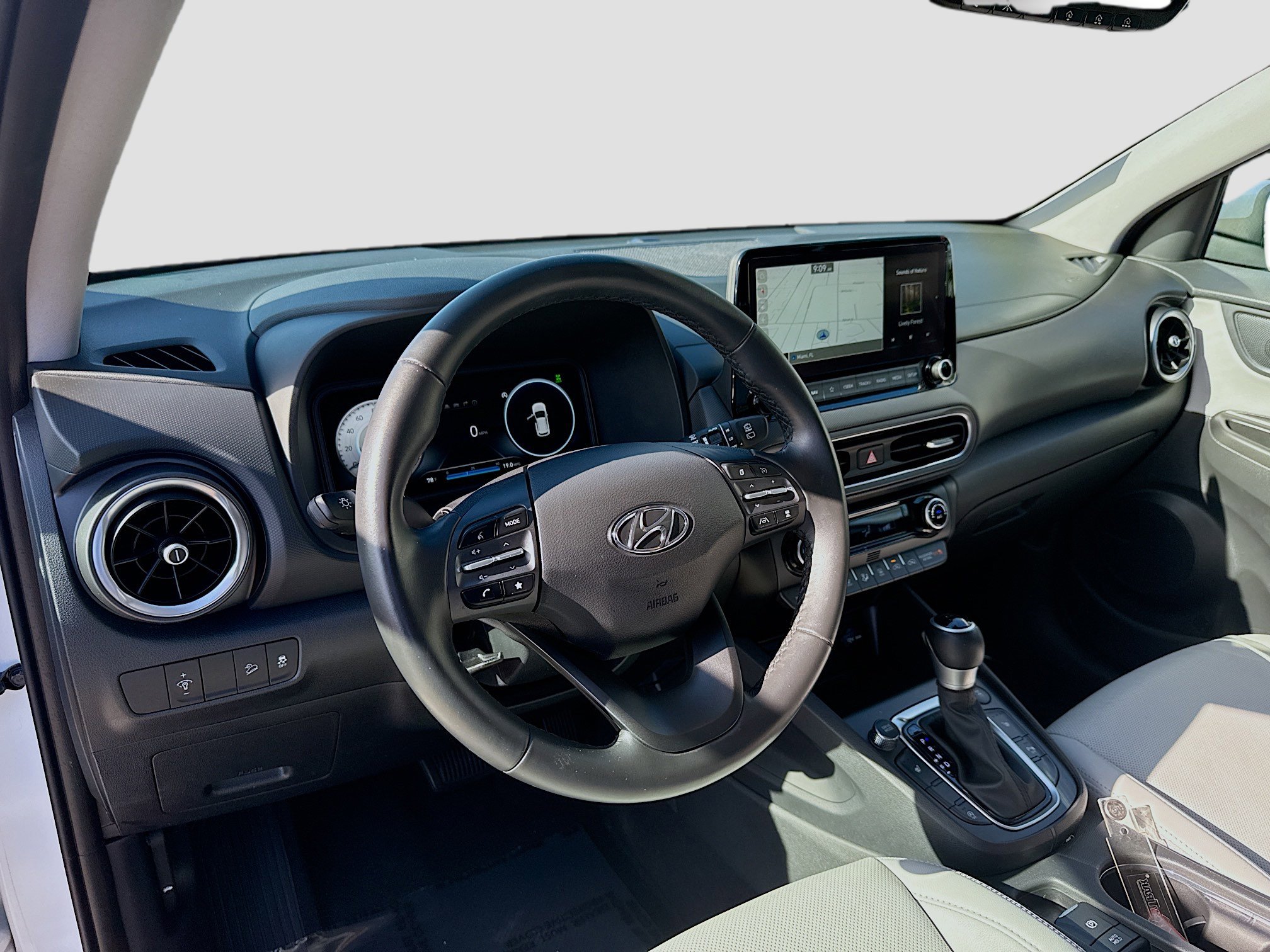 Used 2023 Hyundai Kona Limited w/ Cargo Package image 7