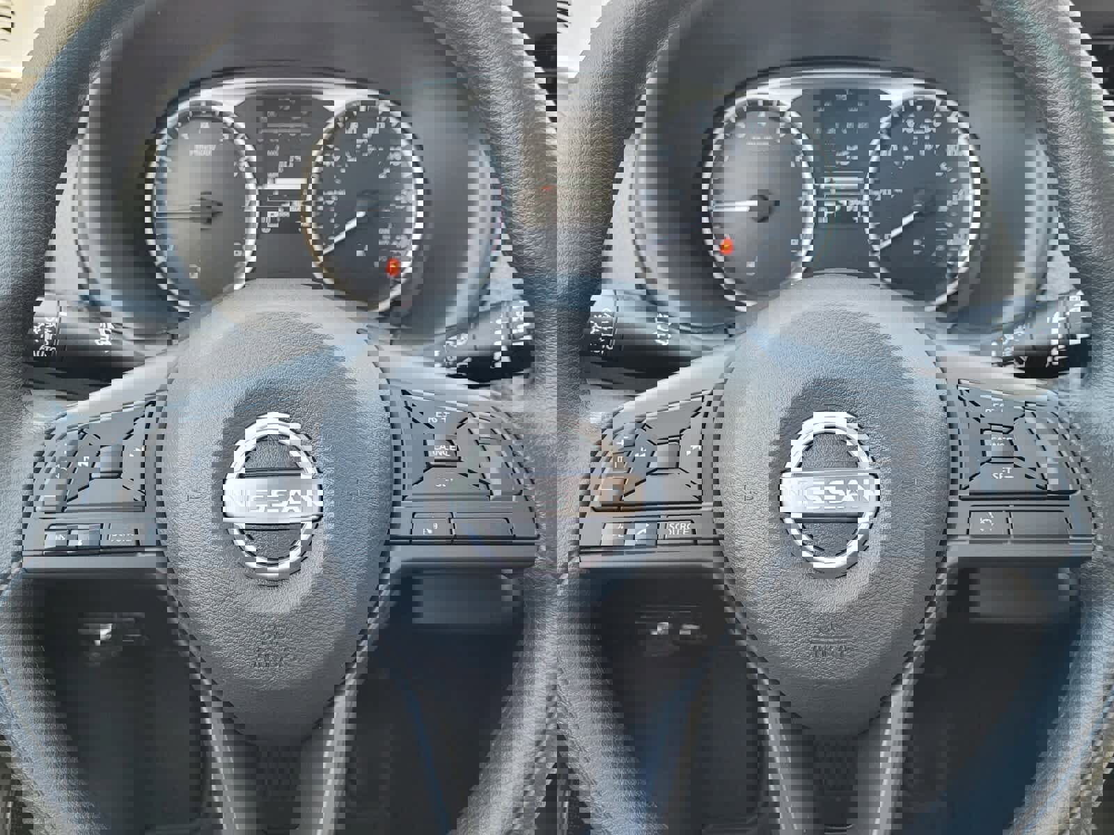 New 2025 Nissan Kicks Play S image 11