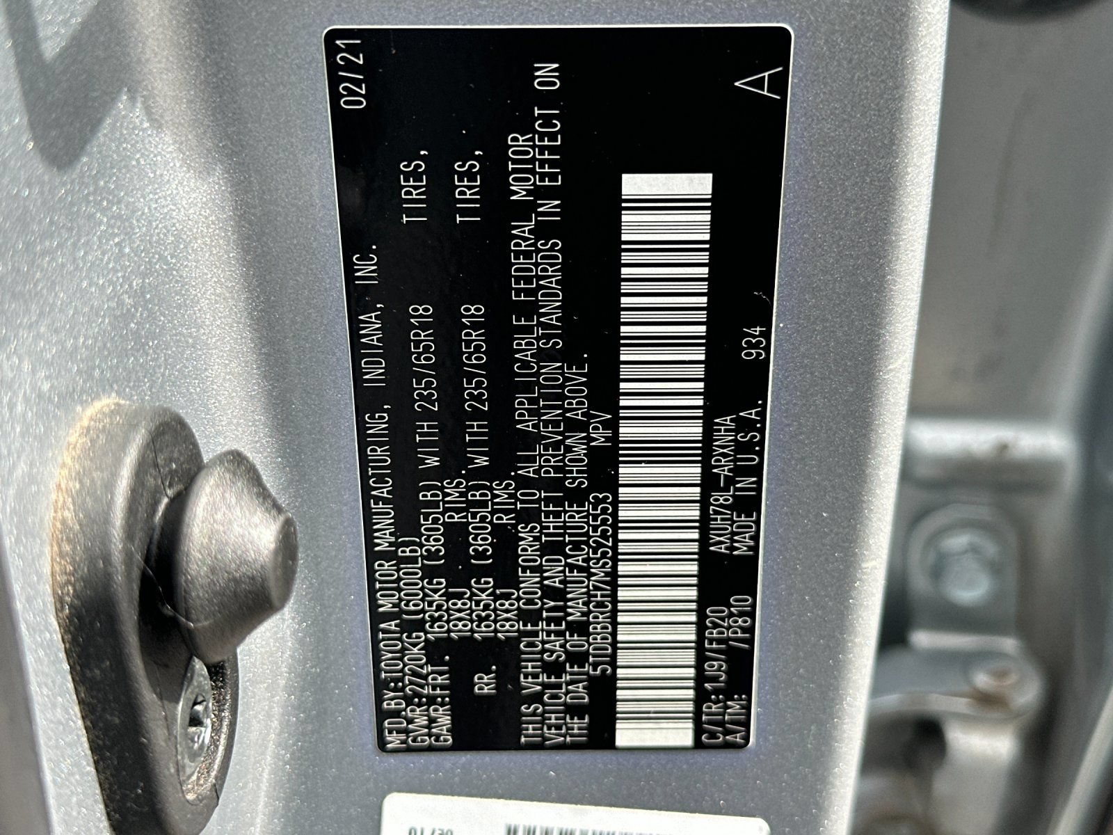 Used 2021 Toyota Highlander LE AWD/4WD image 39
