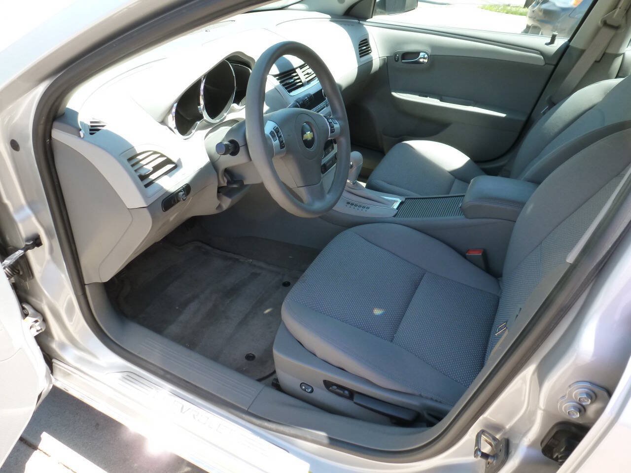 Used 2010 Chevrolet Malibu Hybrid FWD image 9
