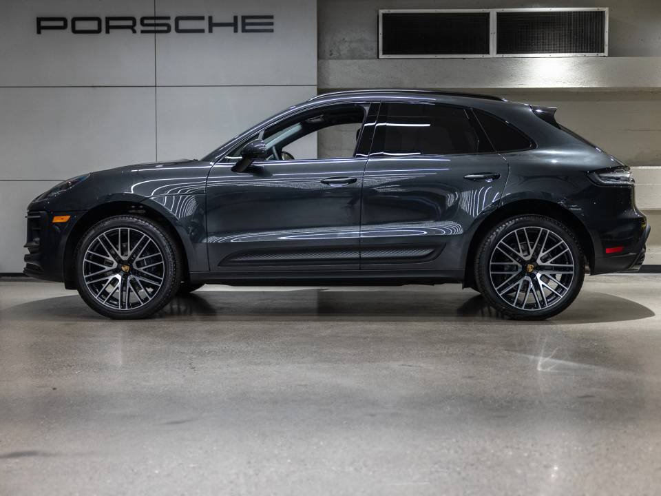 Certified 2026 Porsche Macan AWD/4WD image 2