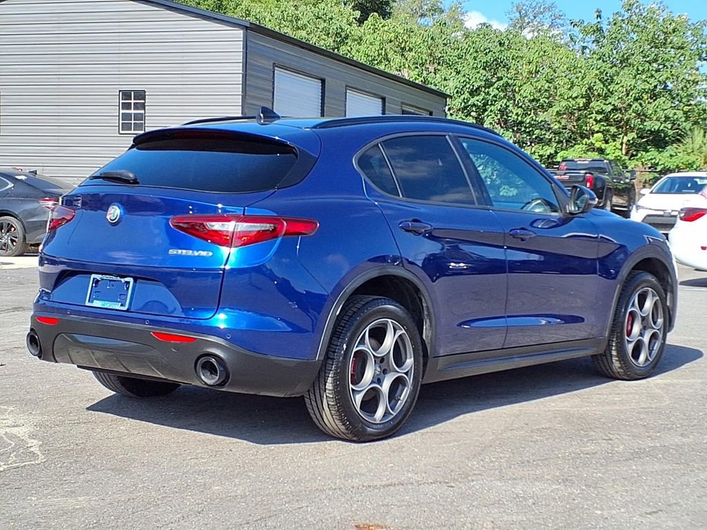 Used 2023 Alfa Romeo Stelvio Sprint RWD image 7