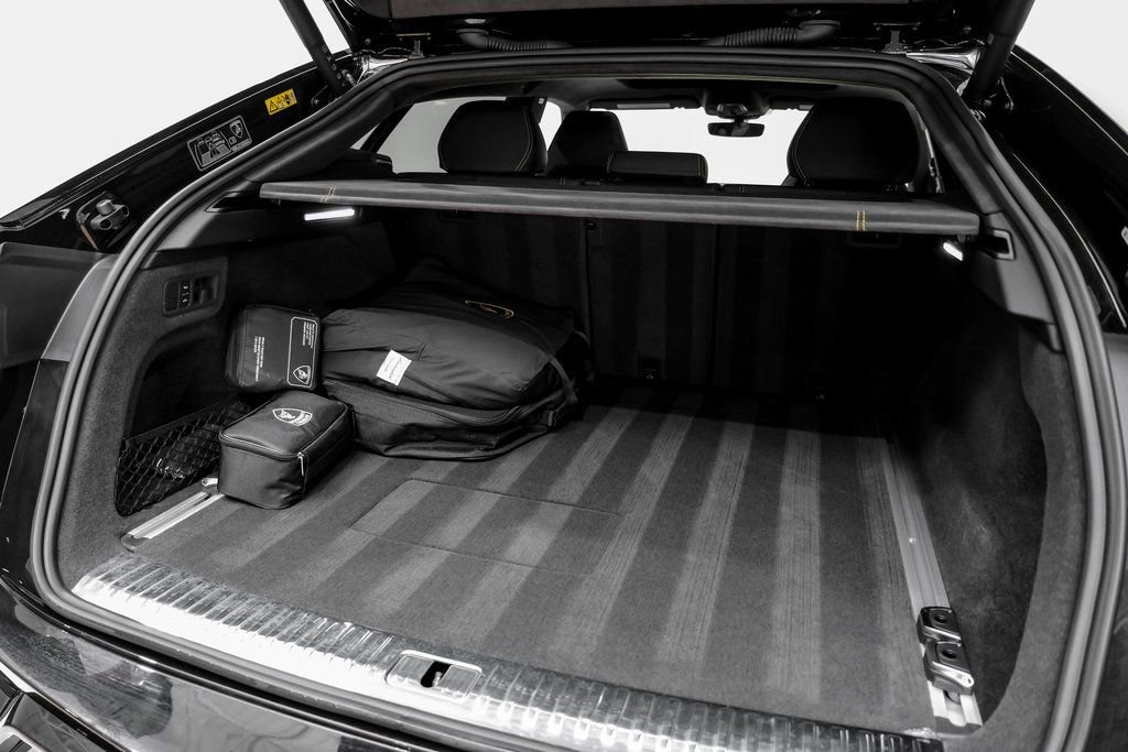 Used 2025 Lamborghini Urus SE image 54