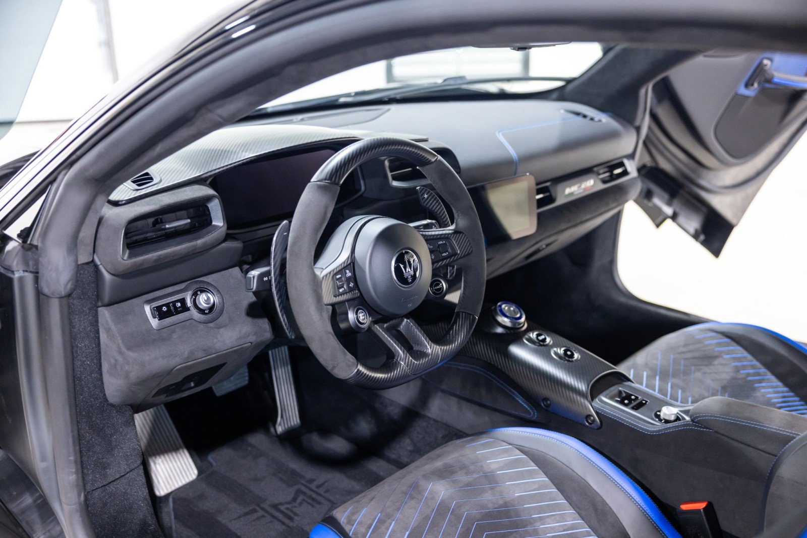 Used 2022 Maserati MC20 Coupe RWD image 39