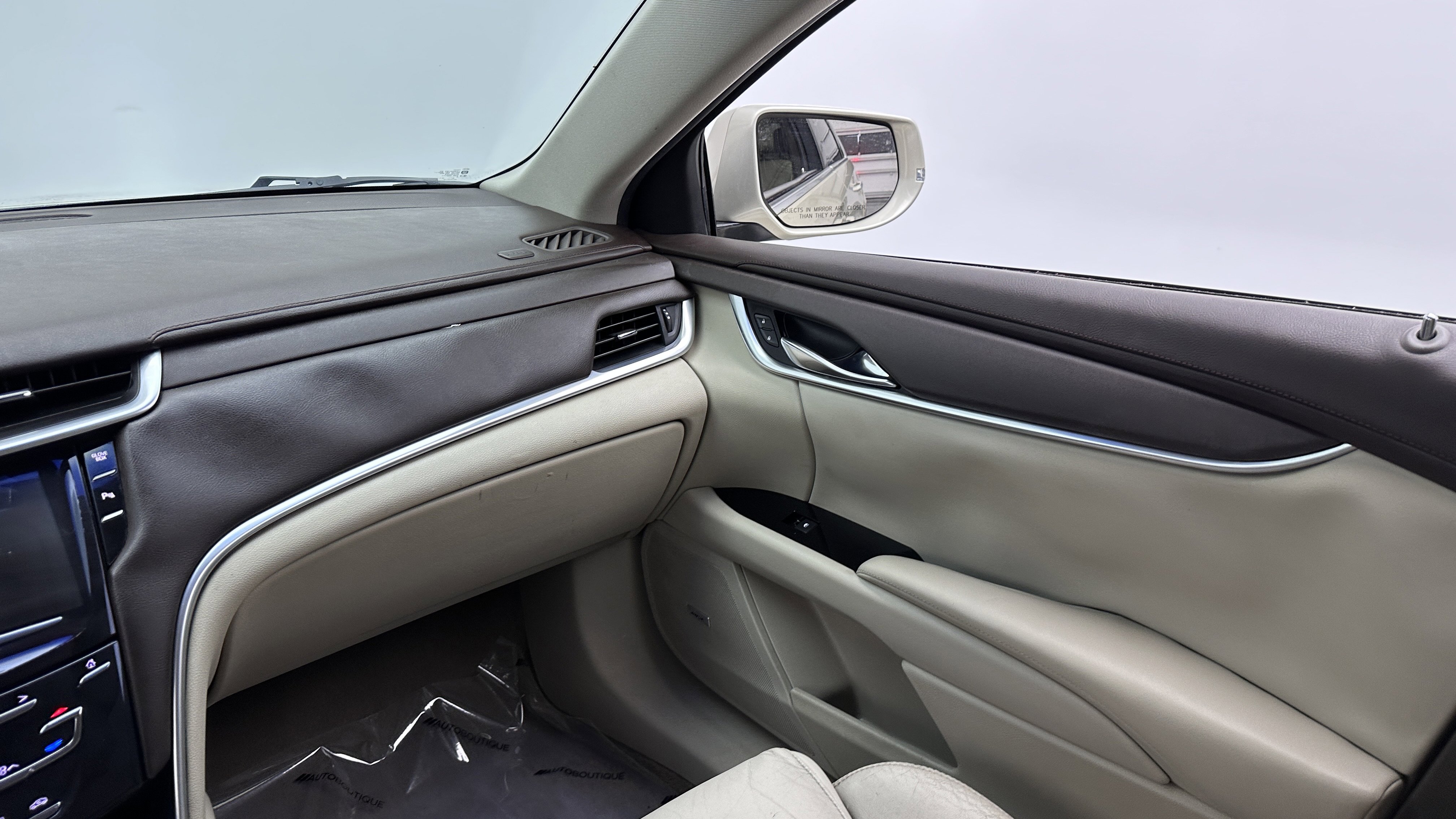 Used 2015 Cadillac XTS FWD image 26
