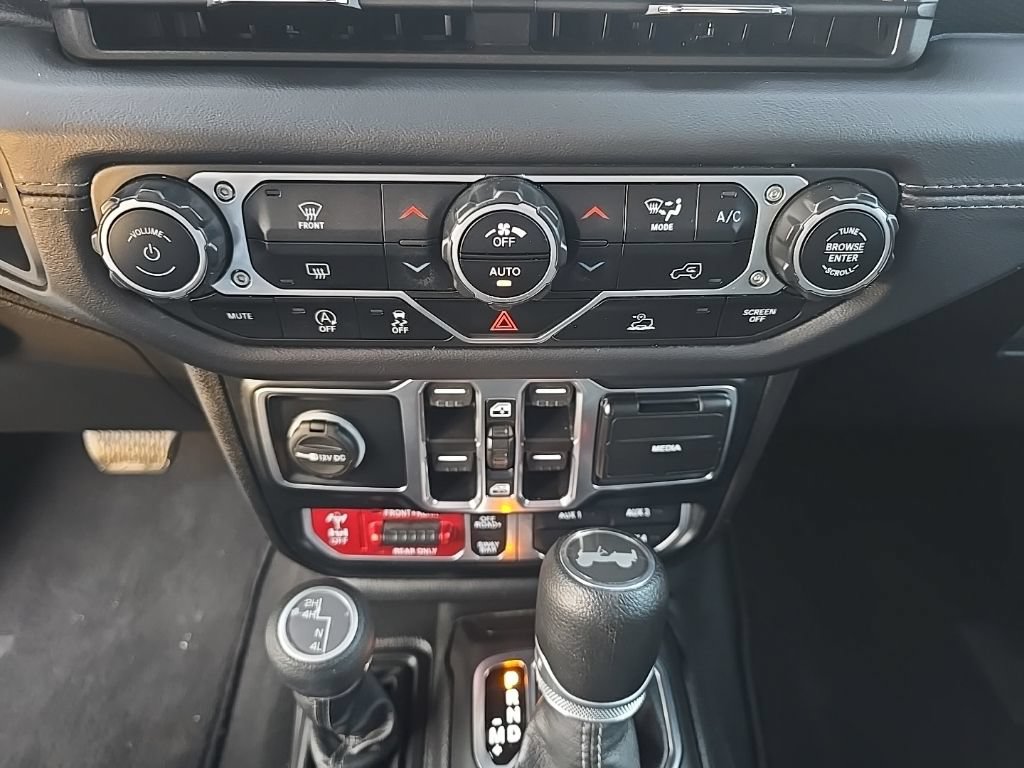 Used 2024 Jeep Wrangler Unlimited Rubicon AWD/4WD image 15