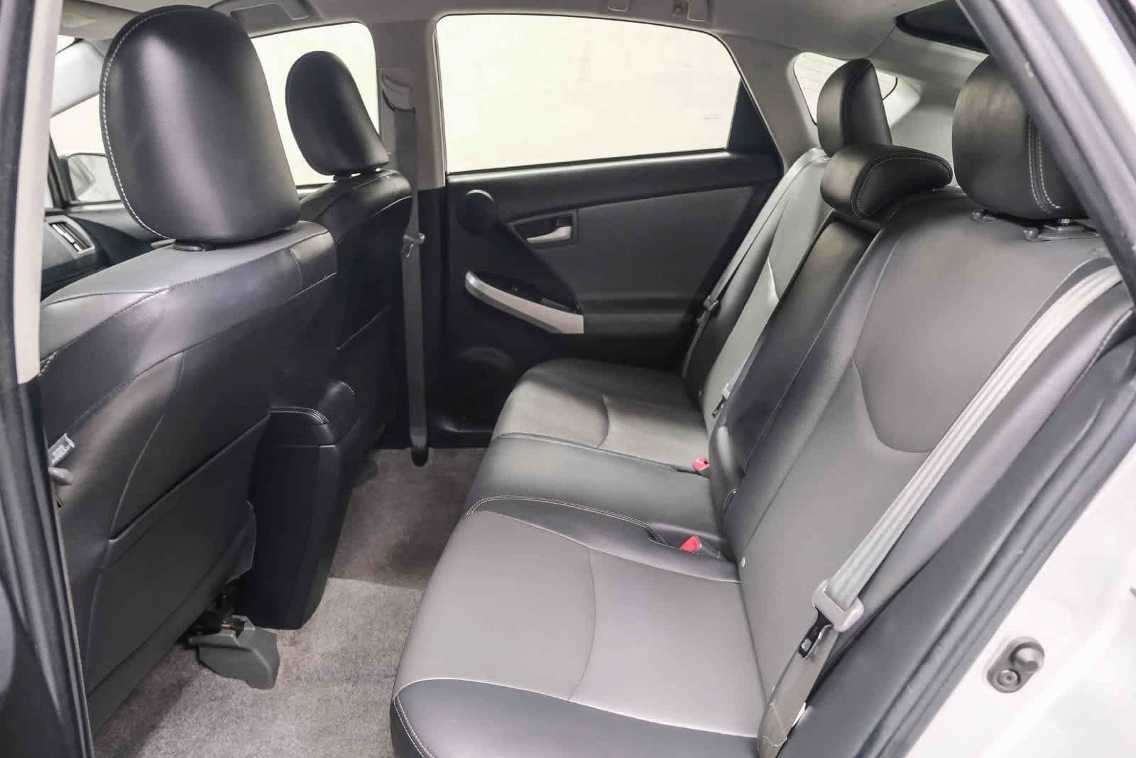 Used 2015 Toyota Prius Five FWD image 24