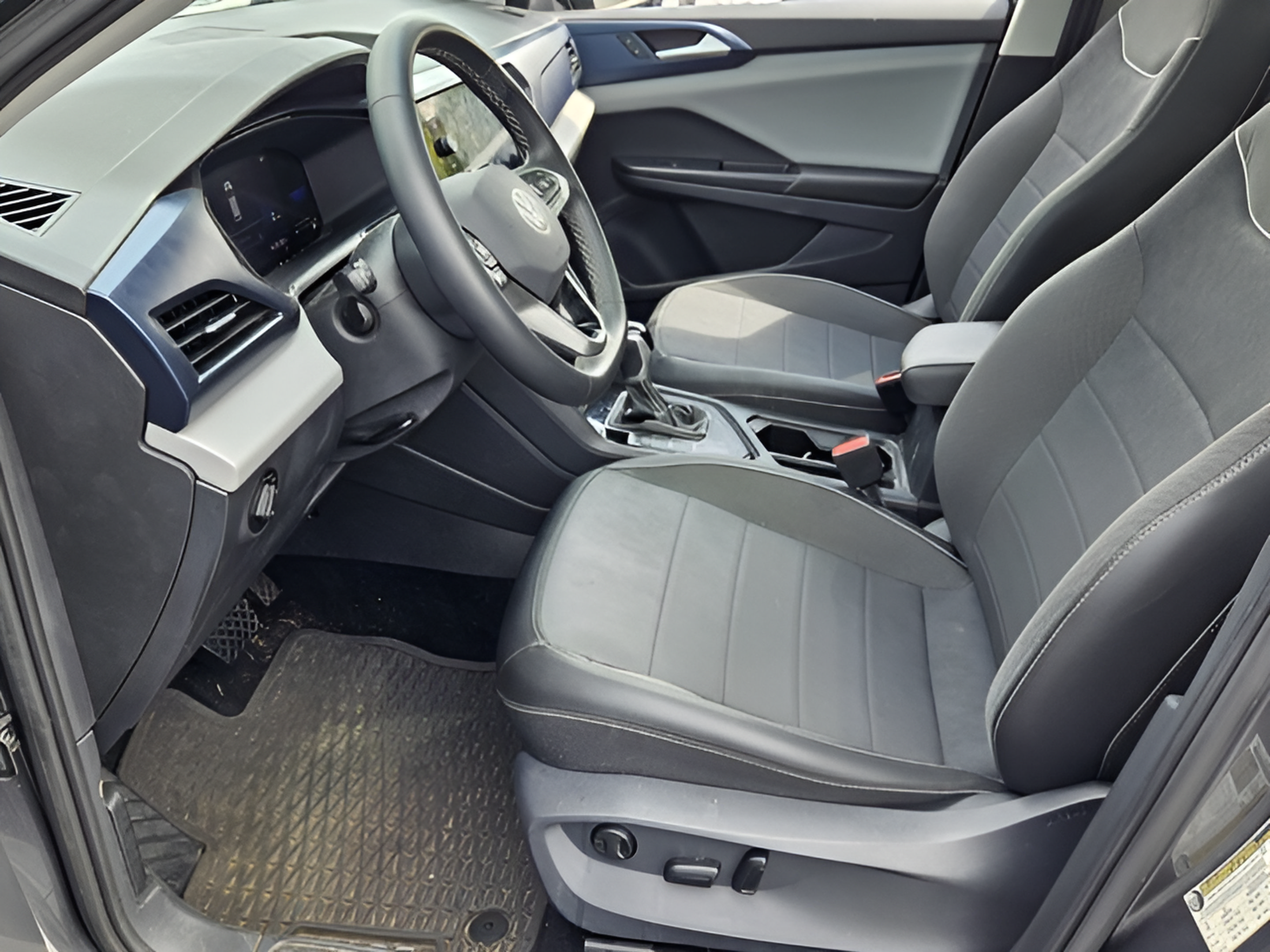 Certified 2023 Volkswagen Taos SE w/ Panoramic Sunroof Package FWD image 12