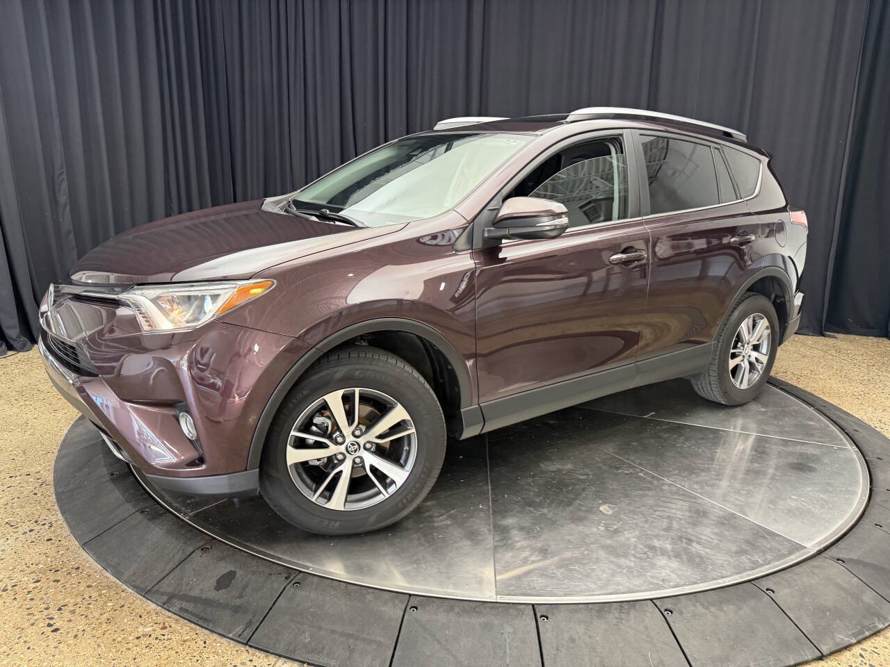 Used 2017 Toyota RAV4 XLE AWD/4WD image 15