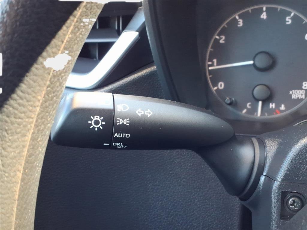 Used 2025 Toyota Corolla LE image 26
