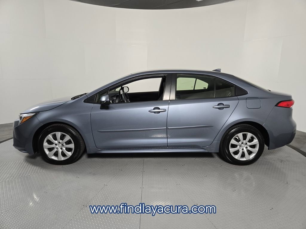 Used 2023 Toyota Corolla LE w/ Carpet Mat Package (TMS) FWD image 3