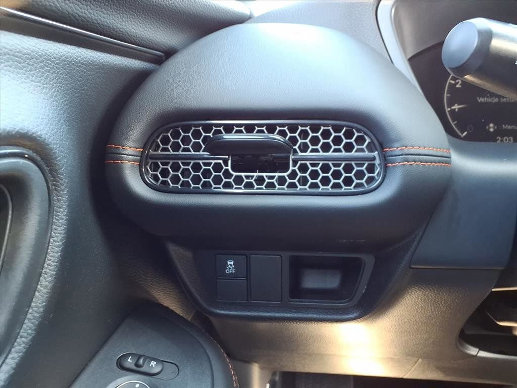 Used 2025 Honda HR-V Sport image 15