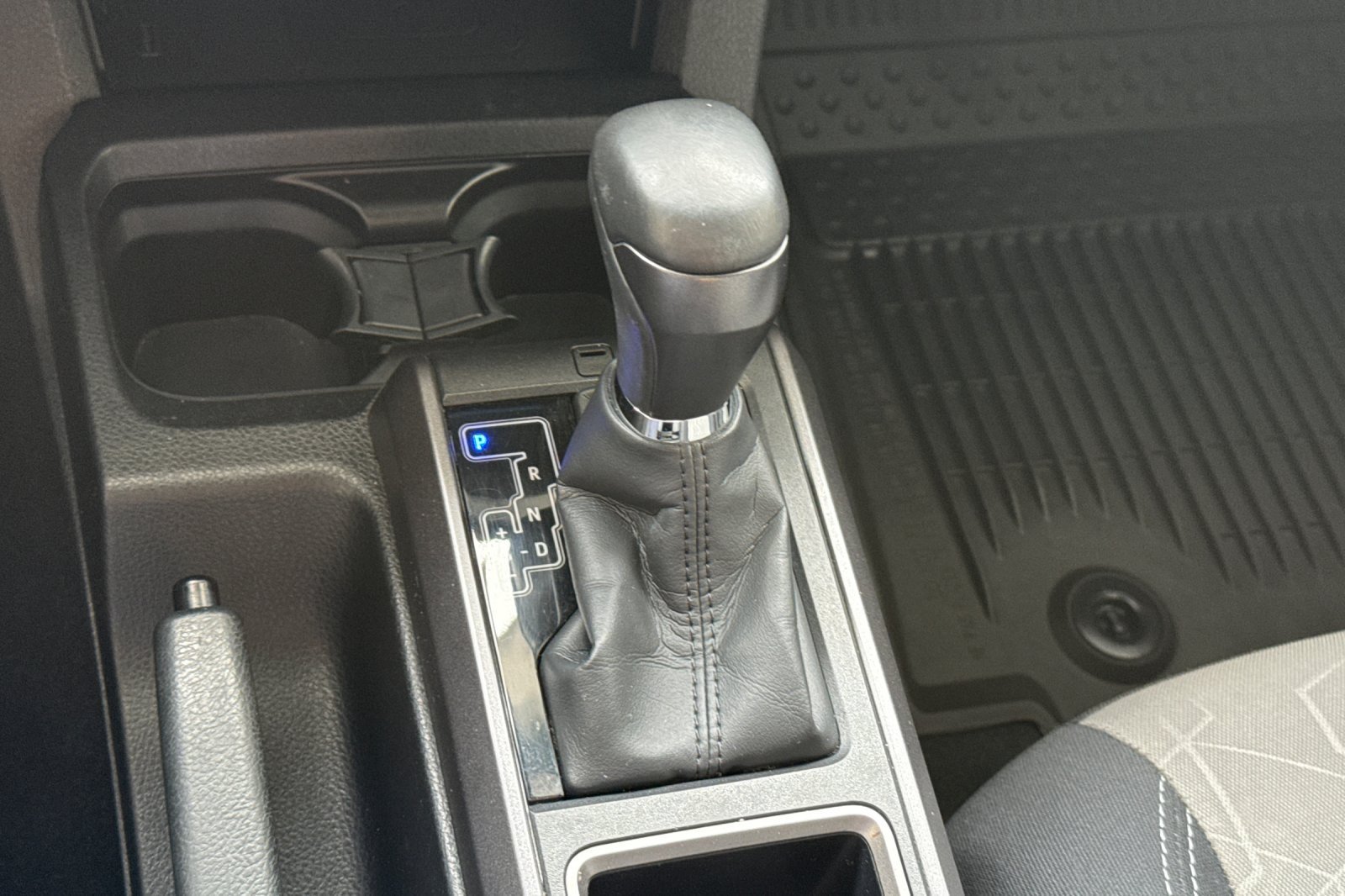 Used 2023 Toyota Tacoma TRD Off-Road w/ Technology Package AWD/4WD image 29
