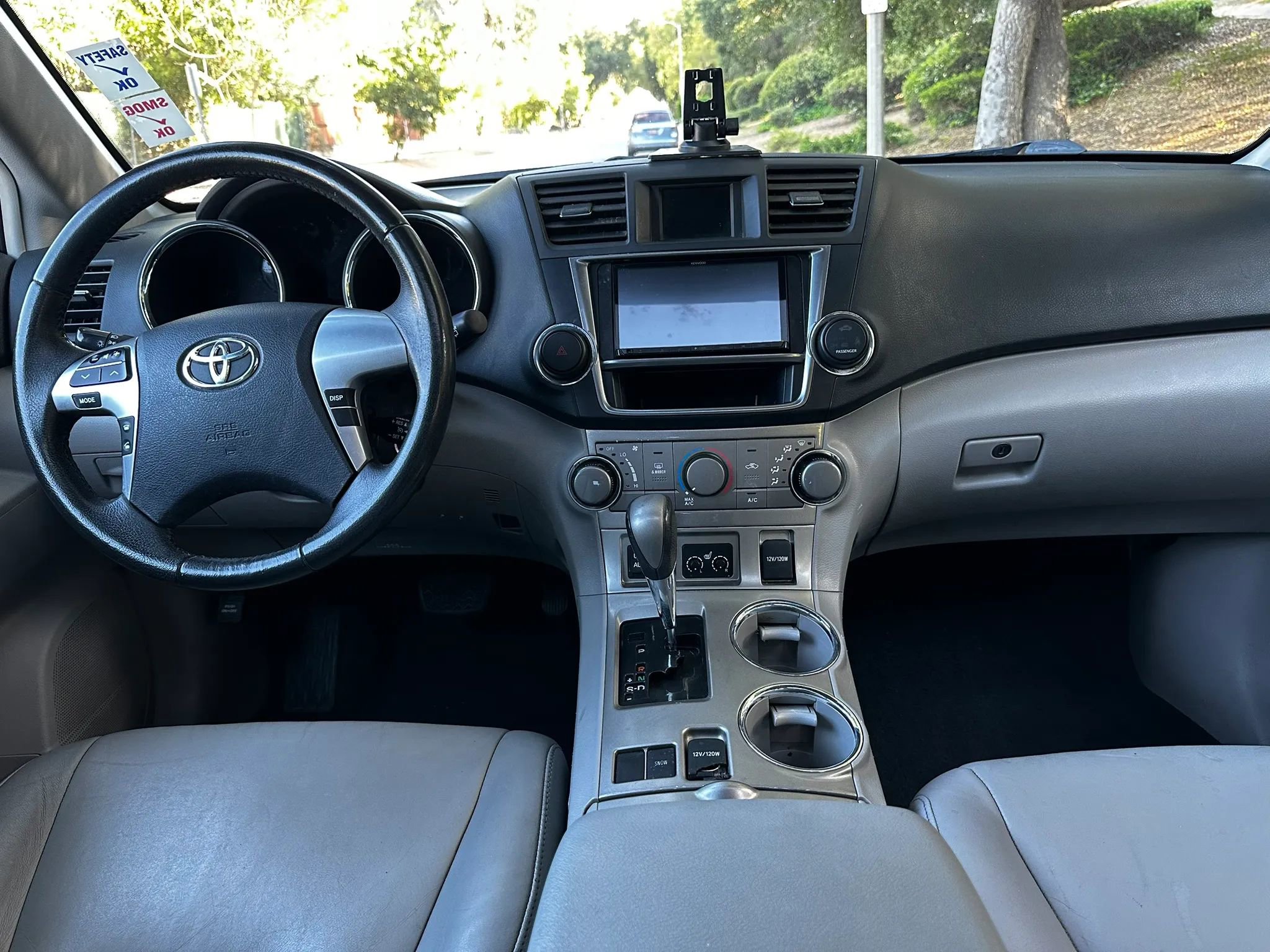 Used 2013 Toyota Highlander SE FWD image 29
