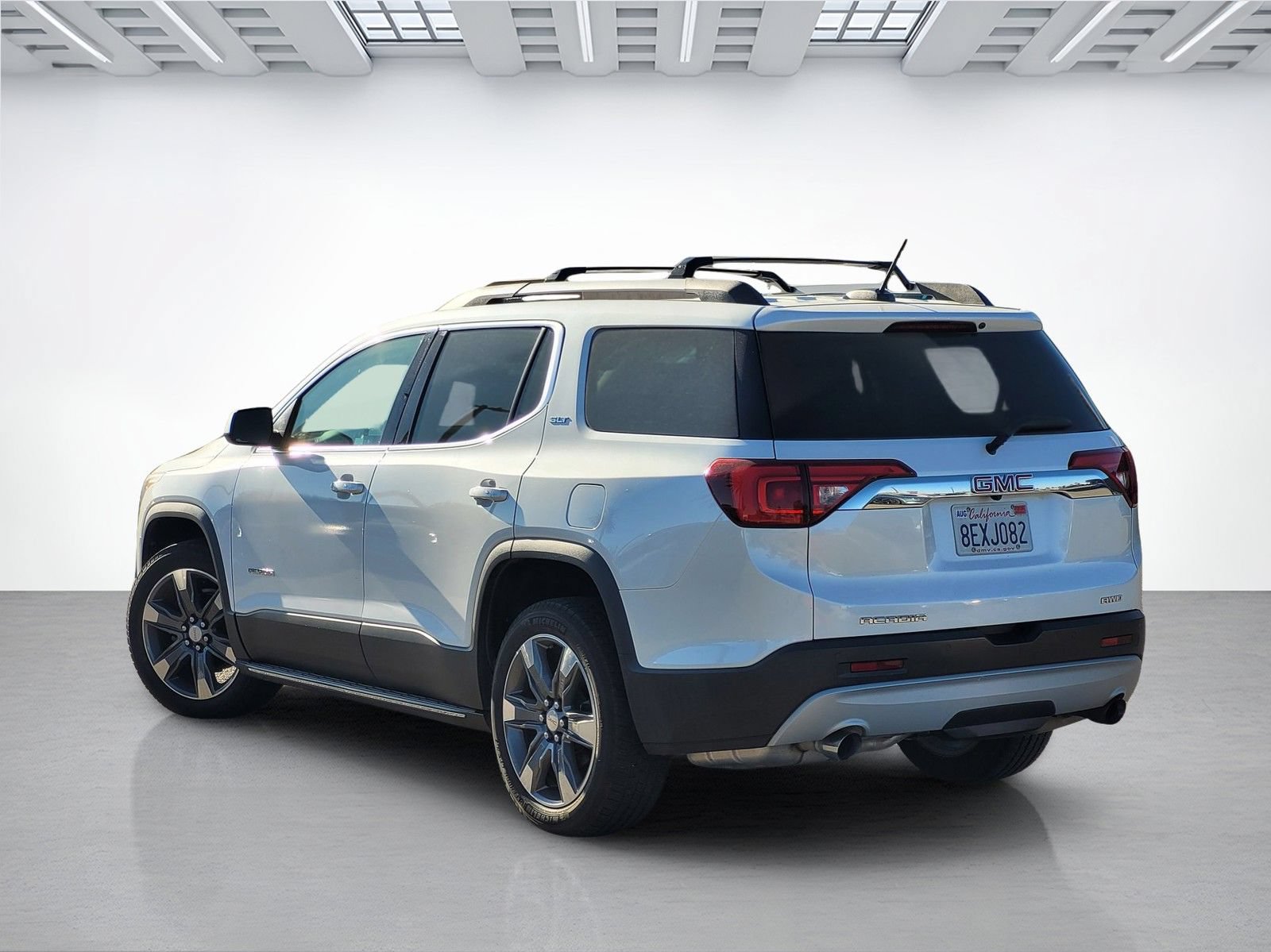 Used 2018 GMC Acadia SLT AWD/4WD image 14
