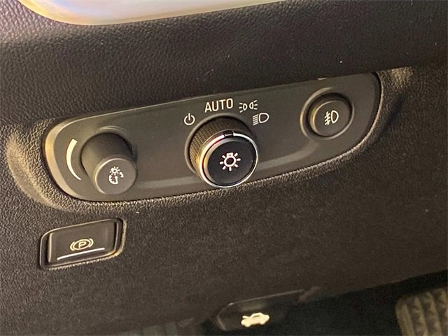 Used 2018 GMC Terrain SLT w/ Preferred Package image 17