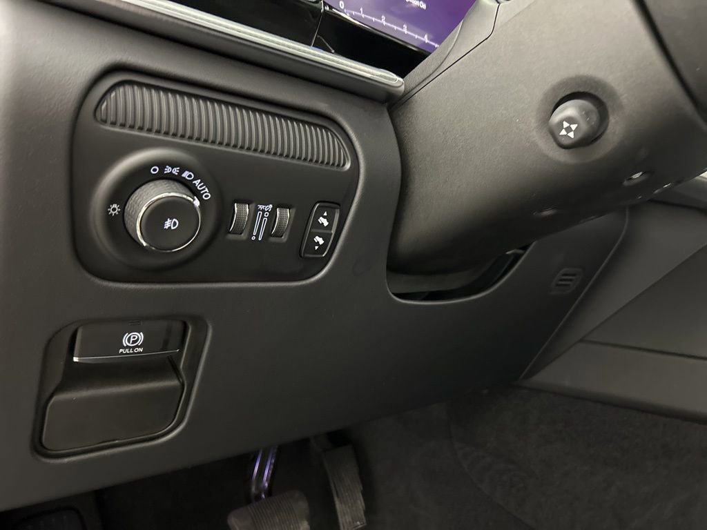 Used 2023 Jeep Grand Wagoneer Series III image 12