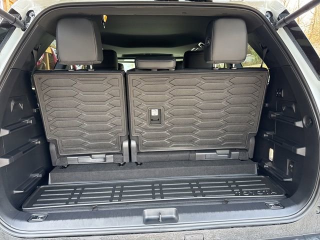 Used 2025 Toyota Sequoia Platinum image 10